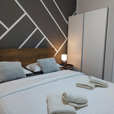 Two Bedroom Apartment คาสตาฟ ภายนอก รูปภาพ