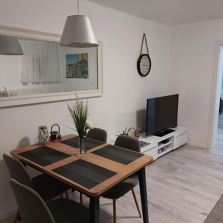Two Bedroom Apartment คาสตาฟ ภายนอก รูปภาพ