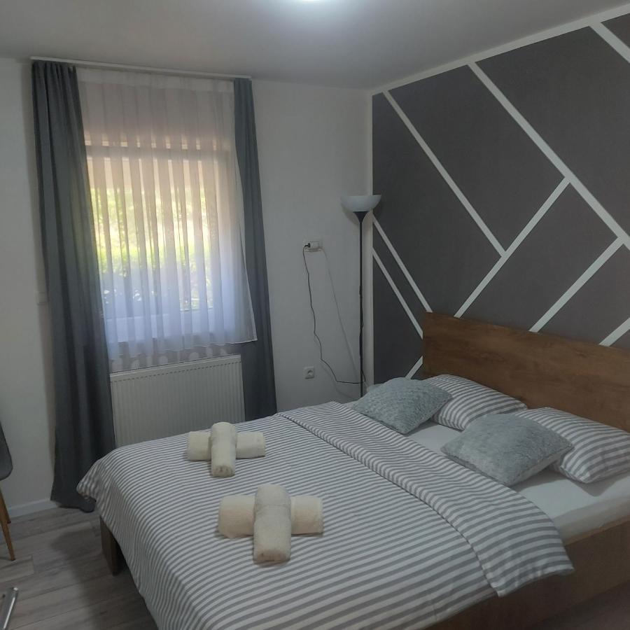 Two Bedroom Apartment คาสตาฟ ภายนอก รูปภาพ