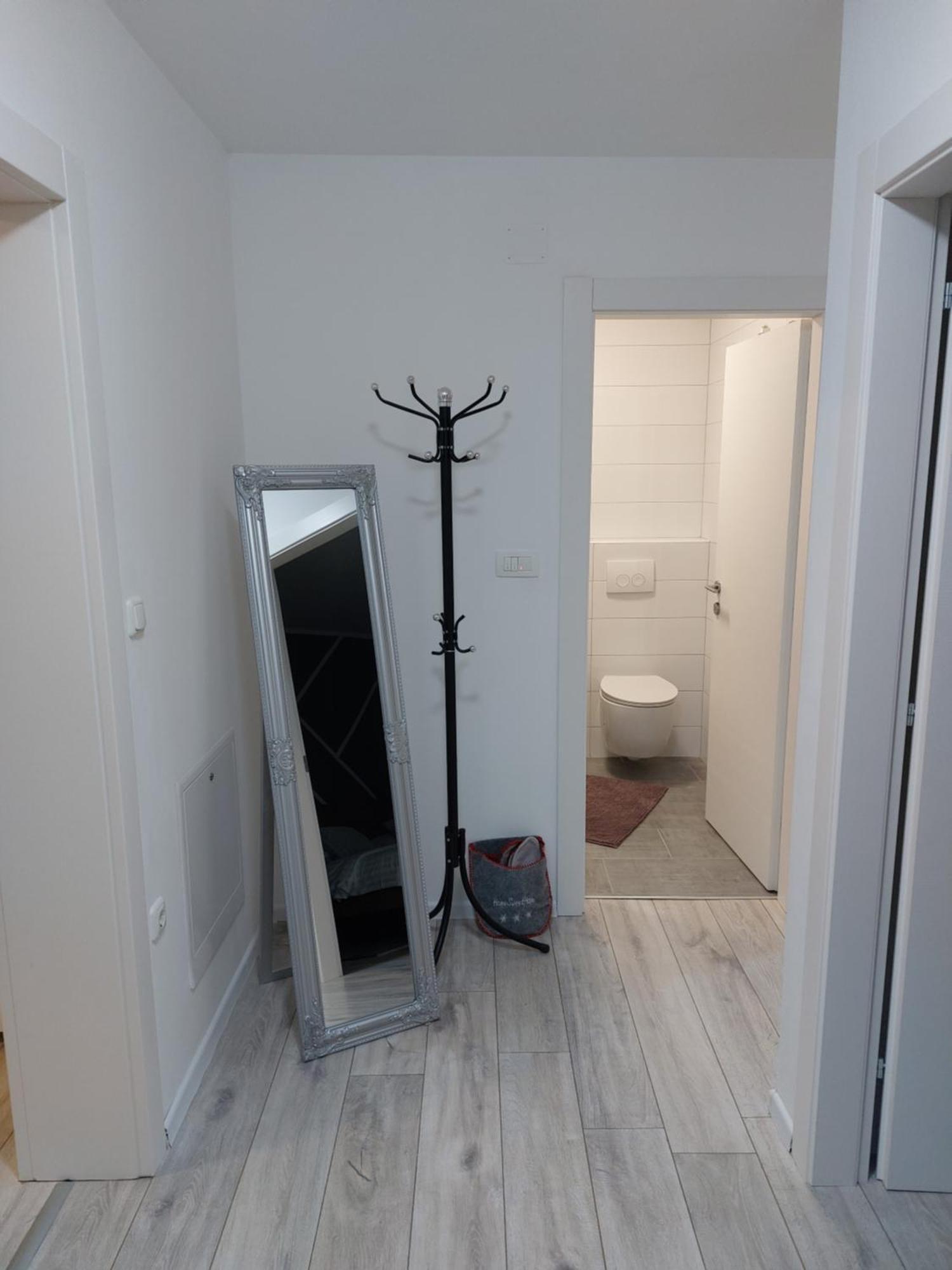 Two Bedroom Apartment คาสตาฟ ภายนอก รูปภาพ